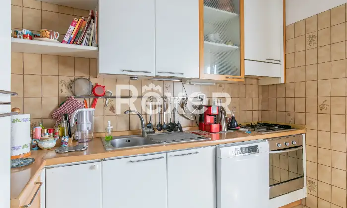 Rexer-Bologna-Bolognina-appartamento-con-balcone-e-cantina-Altro