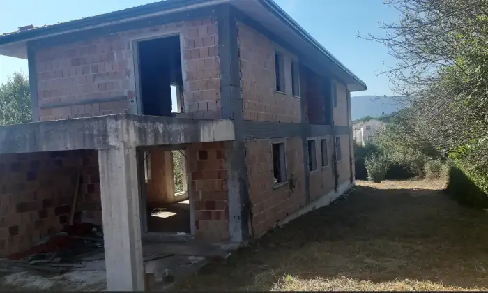 Rexer-Rocchetta-a-Volturno-Casale-in-vendita-in-via-Colle-Principe-a-Rocchetta-a-Volturno-Altro