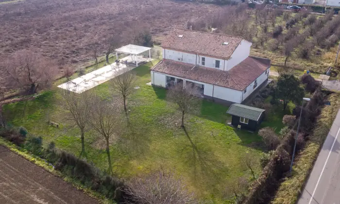 Rexer-Forl-Intero-fabbricato-con-giardino-a-FORLI-Via-Luciano-Lama-B-Vistaaerea