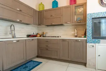 Rexer-Forl-Intero-fabbricato-con-giardino-a-FORLI-Via-Luciano-Lama-B-Cucina