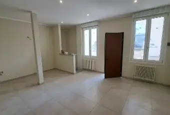 Rexer-Pallanza-Ampio-bilocale-con-portico-coperto-con-cucina-esterna-in-muratura-e-cantina-Altro