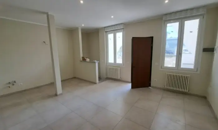 Rexer-Pallanza-Ampio-bilocale-con-portico-coperto-con-cucina-esterna-in-muratura-e-cantina-Altro