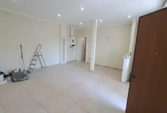 Rexer-Pallanza-Ampio-bilocale-con-portico-coperto-con-cucina-esterna-in-muratura-e-cantina-Altro