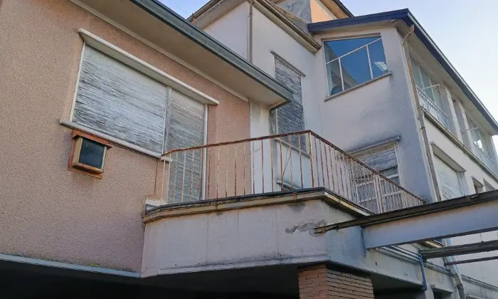 Rexer-VARESE-Villa-singola-e-capannone-di-grandi-dimensioni-Altro