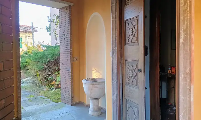 Rexer-Varese-Villa-singola-e-capannone-di-grandi-dimensioni-Altro