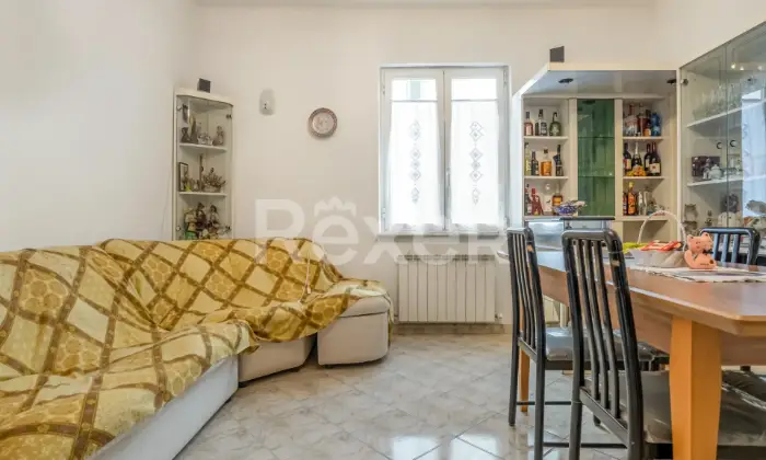 Rexer-Genova-PIAZZA-PETRELLA-IN-VENDITA-VANI-CON-TERRAZZO-SOPRASTANTE-Altro