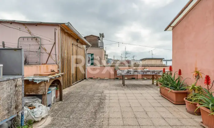 Rexer-Genova-PIAZZA-PETRELLA-IN-VENDITA-VANI-CON-TERRAZZO-SOPRASTANTE-Altro