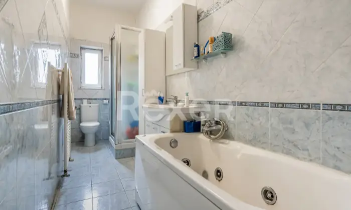 Rexer-Genova-PIAZZA-PETRELLA-IN-VENDITA-VANI-CON-TERRAZZO-SOPRASTANTE-Altro