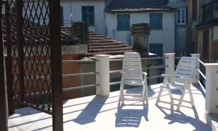 Rexer-Carro-Vendesi-casa-su-livelli-a-Carro-SP-Altro
