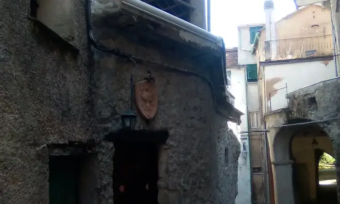 Rexer-Carro-Vendesi-casa-su-livelli-a-Carro-SP-Altro