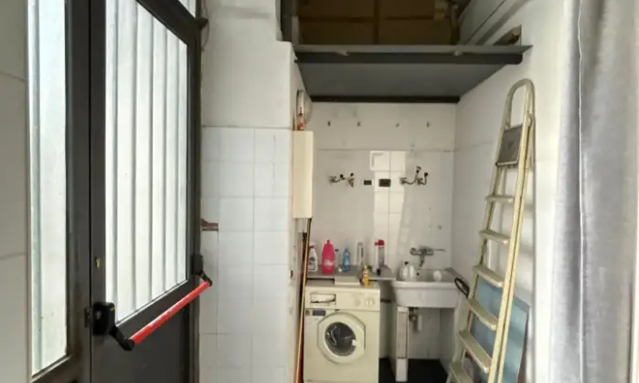 Rexer-SAVONA-Locale-commerciale-a-Savona-Altro