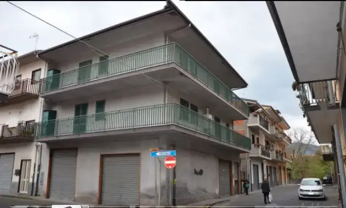 Rexer-Randazzo-Vendesi-Palazzo-con-Garage-e-Residenze-Abitabili-e-in-Costruzione-in-Via-Angelo-Musco-Randazzo-Altro