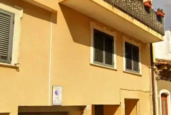 Rexer-Catania-da-privato-vendesi-ampia-casa-autonoma-a-Catania-zona-Leopardi-Garage