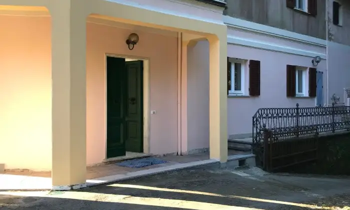 Rexer-Cogorno-VENDESI-APPARTAMENTO-RISTRUTTURATO-PIANO-TERRA-IN-VILLA-CON-PARCO-Altro