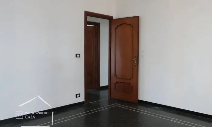 Rexer-Genova-Appartamento-con-ampio-balcone-vista-panoramica-e-due-cantine-Altro