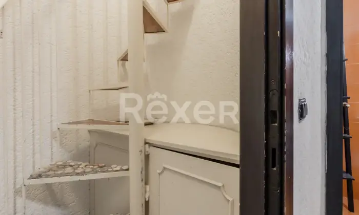 Rexer-Gazzola-Casa-indipendente-su-piani-Altro