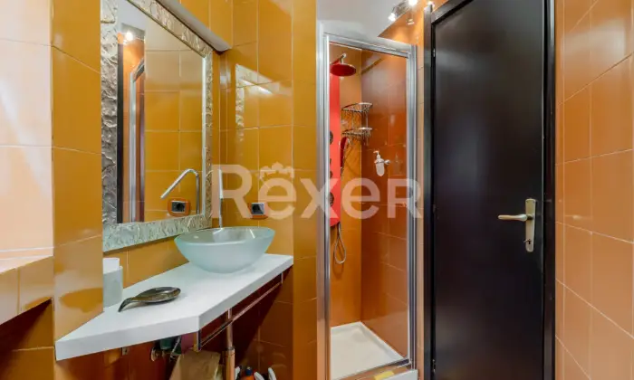 Rexer-Gazzola-Casa-indipendente-su-piani-Altro