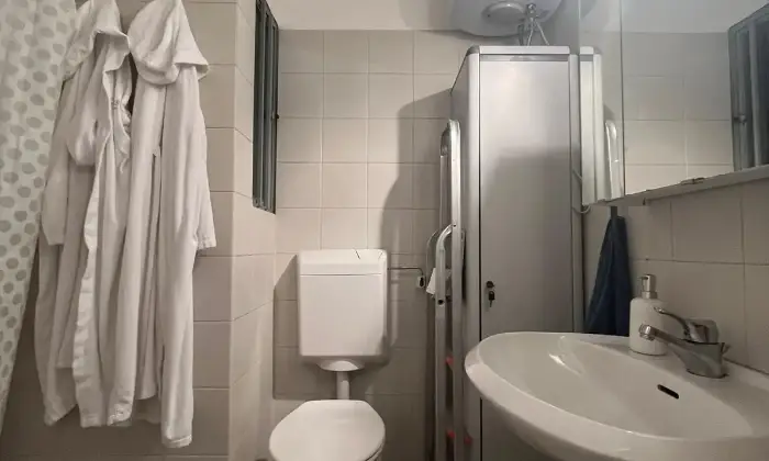 Rexer-Torino-Quadrilocale-mq-adatto-anche-a-studio-ufficio-Bagno