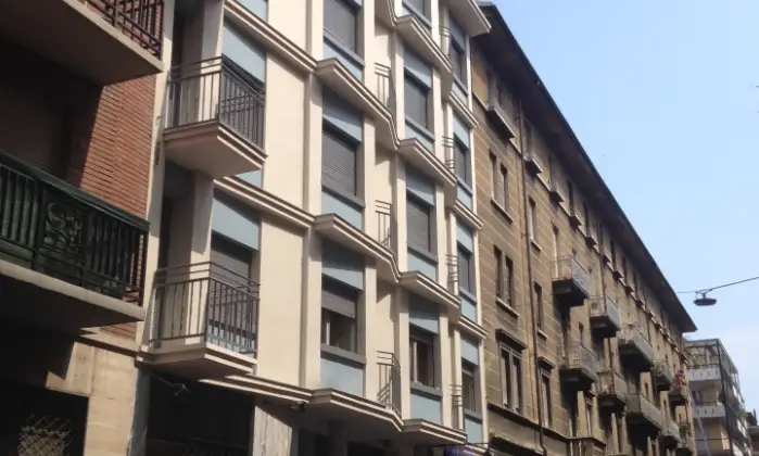 Rexer-Torino-Quadrilocale-mq-adatto-anche-a-studio-ufficio-Facciata