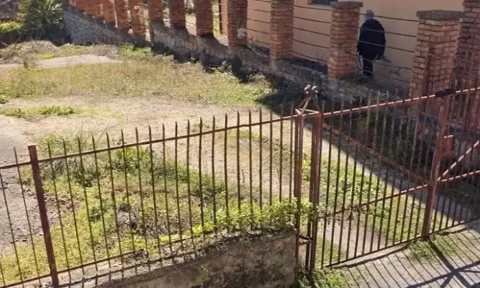 Rexer-Montefalcione-Terreno-con-casa-a-Montefalcione-AV-Altro