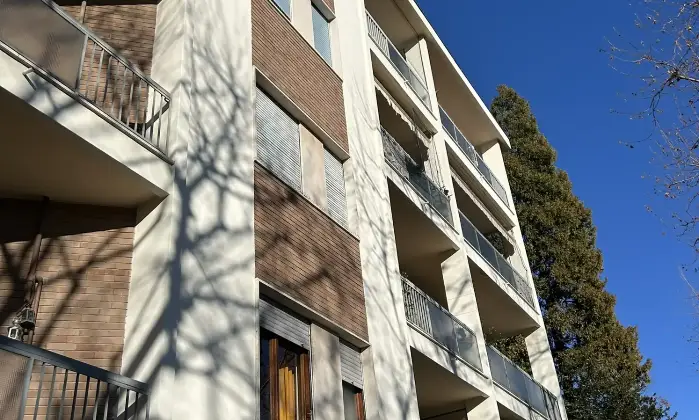 Rexer-VARESE-Accogliente-Appartamento-al-Quinto-Piano-in-Ottime-Condizioni-Altro