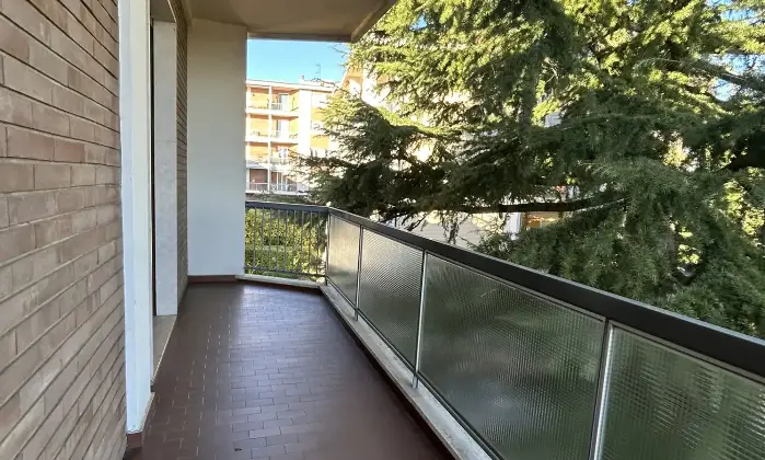 Rexer-VARESE-Accogliente-Appartamento-al-Quinto-Piano-in-Ottime-Condizioni-Altro