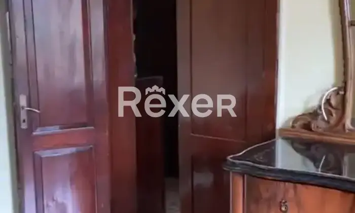 Rexer-Fivizzano-Vendesi-casa-indipendente-in-Piazza-Gioco-Fivizzano-Camera-da-letto