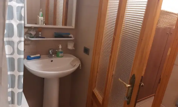 Rexer-Ventasso-Casa-singola-con-ristorante-pizzeria-Bagno