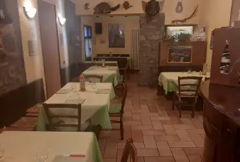 Rexer-Ventasso-Casa-singola-con-ristorante-pizzeria-Altro