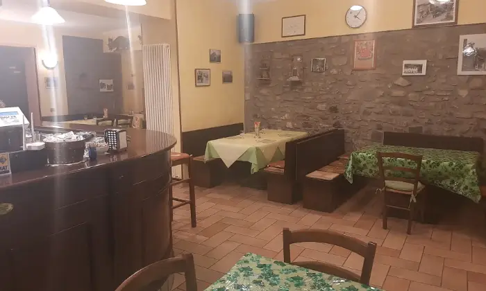 Rexer-Ventasso-Casa-singola-con-ristorante-pizzeria-Salone