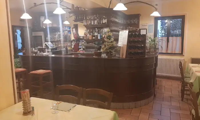 Rexer-Ventasso-Casa-singola-con-ristorante-pizzeria-Altro