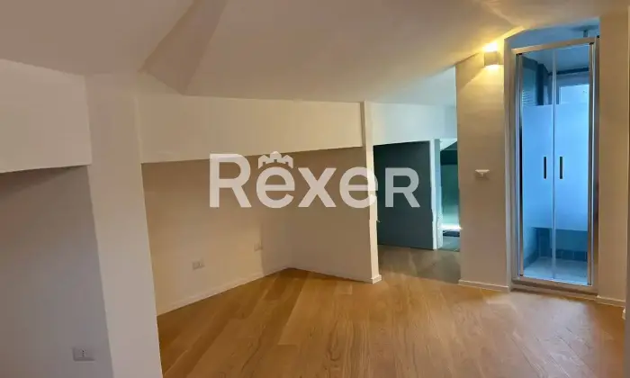 Rexer-Roma-Mansarda-in-Piazzale-Eugenio-Morelli-Gianicolense-Roma-Altro