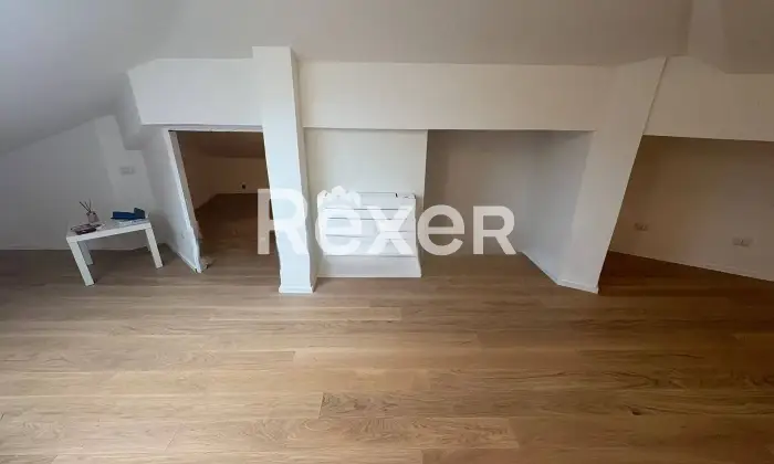 Rexer-Roma-Mansarda-in-Piazzale-Eugenio-Morelli-Gianicolense-Roma-Altro