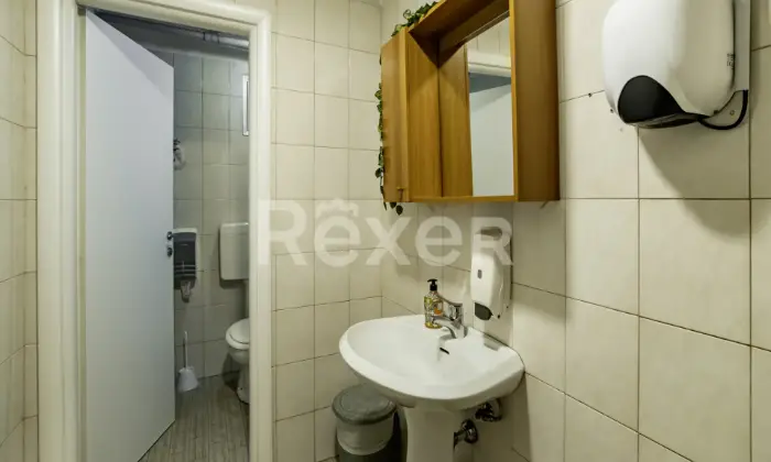 Rexer-Borgonuovo-Locale-commerciale-di-circa-mq-Altro