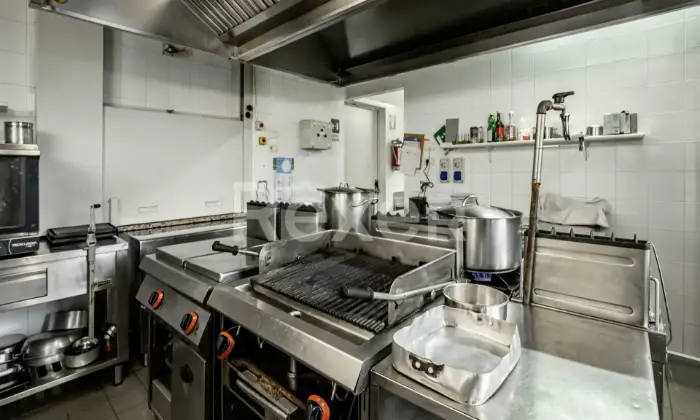 Rexer-Borgonuovo-Locale-commerciale-di-circa-mq-Altro