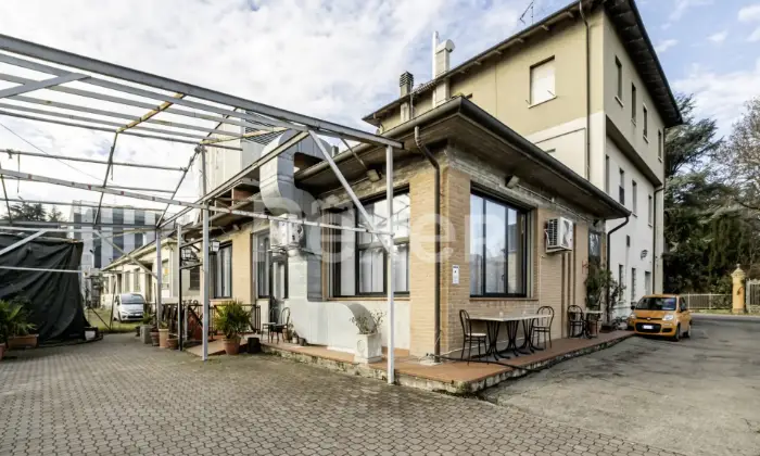 Rexer-Borgonuovo-Locale-commerciale-di-circa-mq-Altro