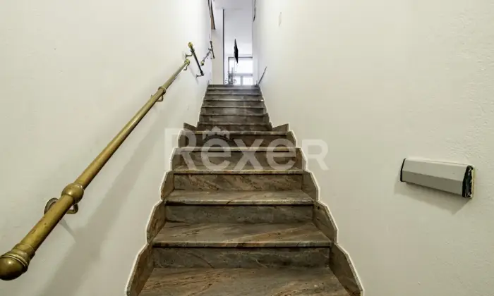 Rexer-Borgonuovo-Locale-commerciale-di-circa-mq-Altro