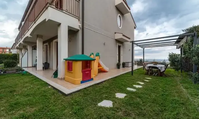 Rexer-Santa-Venerina-Vendesi-villa-bifamiliare-a-Santa-Venerina-CT-Altro