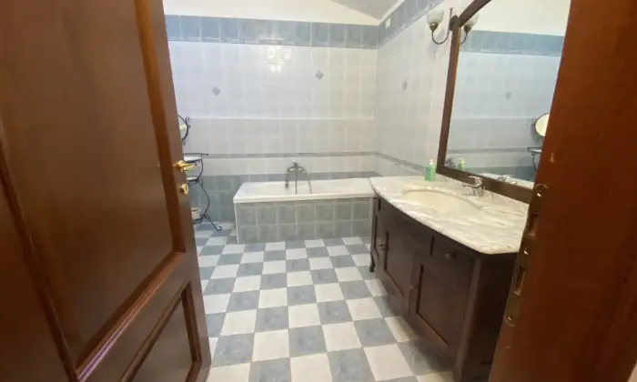Rexer-Oristano-Appartamento-in-zona-centrale-a-Oristano-Bagno