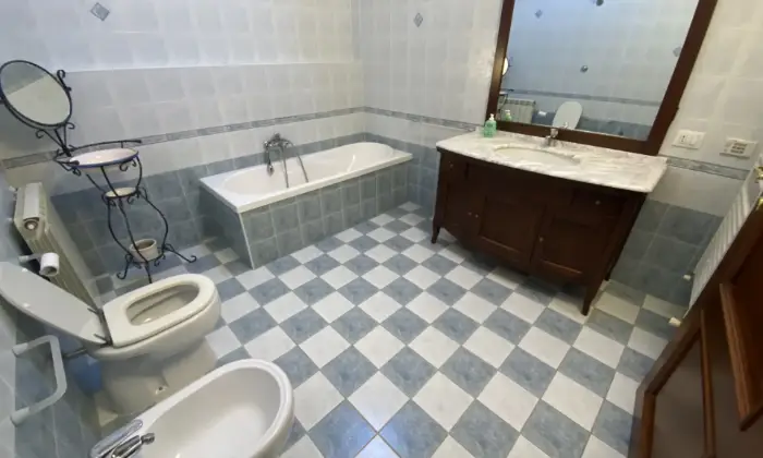 Rexer-Oristano-Appartamento-in-zona-centrale-a-Oristano-Bagno