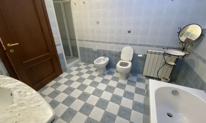 Rexer-Oristano-Appartamento-in-zona-centrale-a-Oristano-Bagno