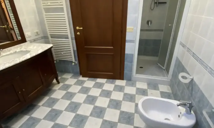 Rexer-Oristano-Appartamento-in-zona-centrale-a-Oristano-Bagno