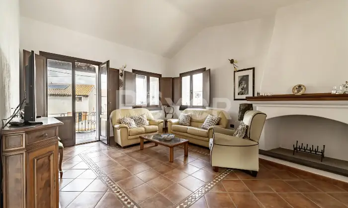 Rexer-OROSEI-Splendida-villa-con-ottime-finiture-interne-Altro
