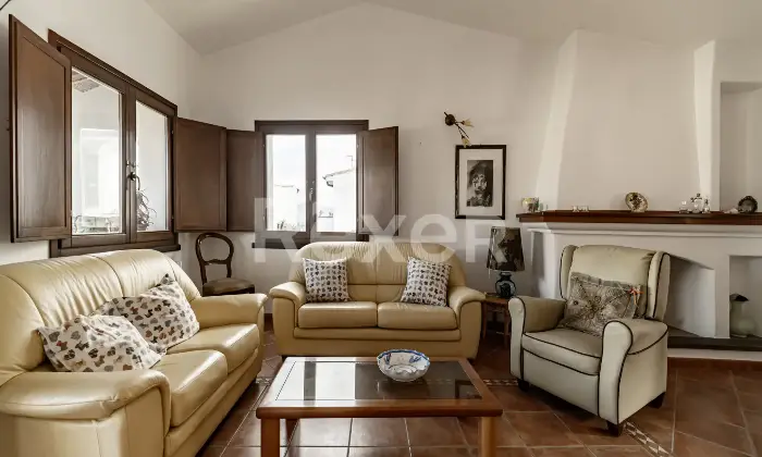 Rexer-OROSEI-Splendida-villa-con-ottime-finiture-interne-Altro