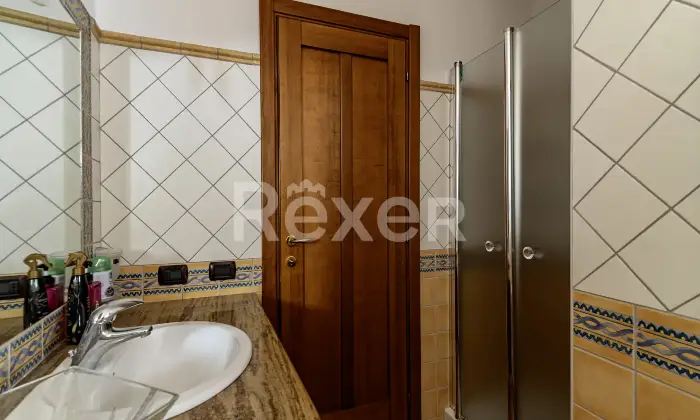 Rexer-OROSEI-Splendida-villa-con-ottime-finiture-interne-Altro