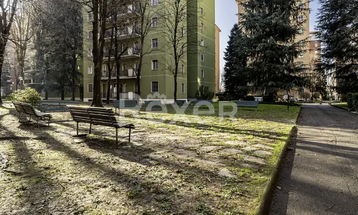 Rexer-Milano-Trilocale-in-San-Gimignano-in-contesto-condominiale-con-parco-Altro