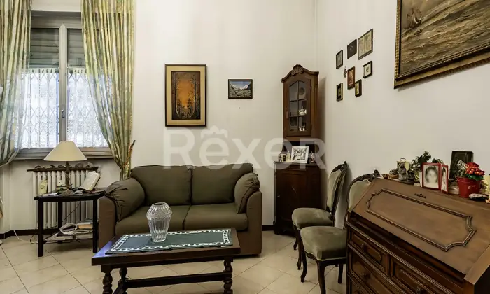 Rexer-Milano-Trilocale-in-San-Gimignano-in-contesto-condominiale-con-parco-Altro