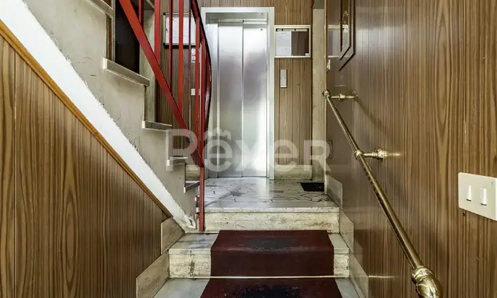 Rexer-Milano-Trilocale-in-San-Gimignano-in-contesto-condominiale-con-parco-Altro