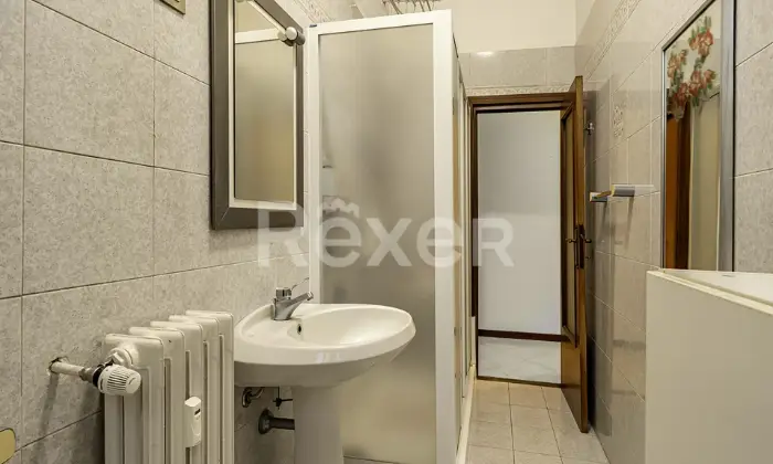 Rexer-Milano-Trilocale-in-San-Gimignano-in-contesto-condominiale-con-parco-Altro