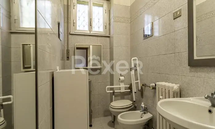 Rexer-Milano-Trilocale-in-San-Gimignano-in-contesto-condominiale-con-parco-Altro